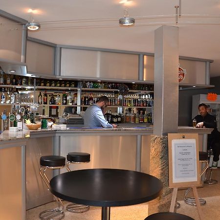 Bed and Breakfast Le Miracle Ledenon Экстерьер фото